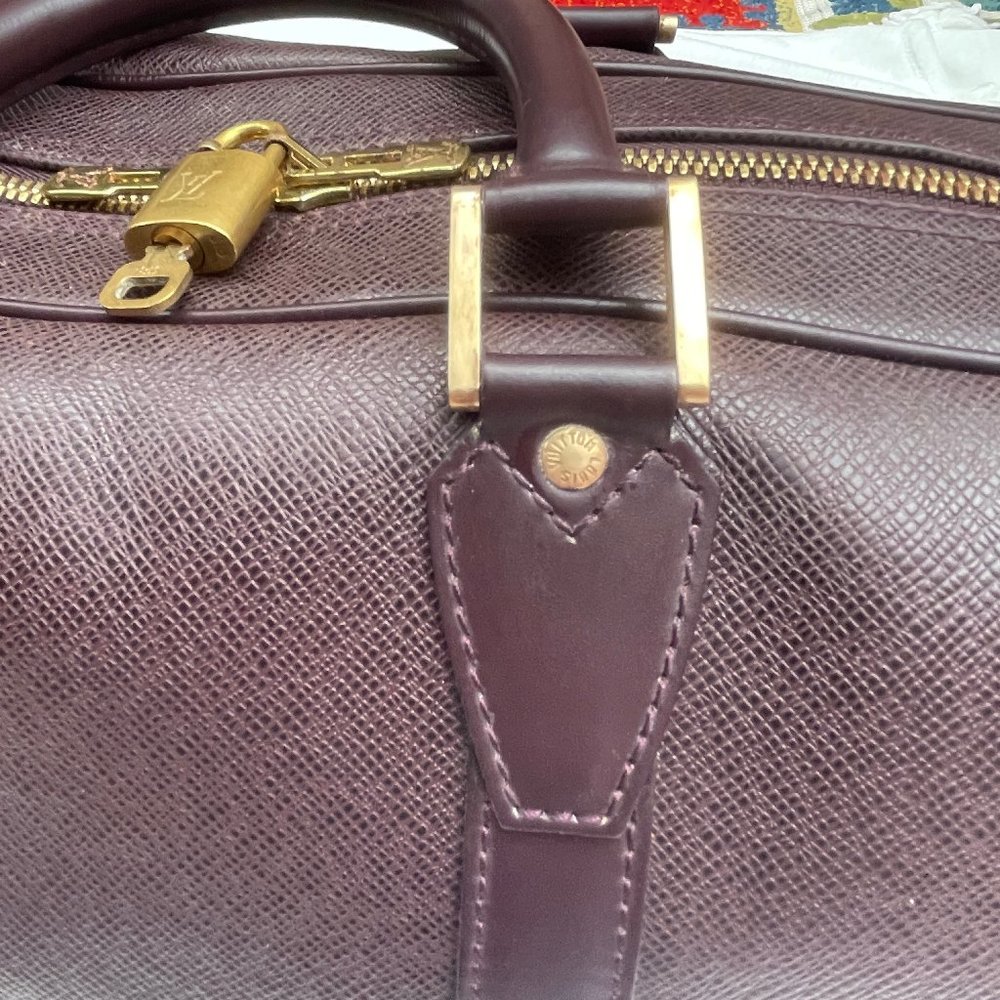 Auc Louis Vuitton Vintage - Taiga Kendall Travek bag - Picture 12 of 17